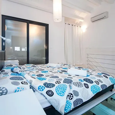 Marcus Holiday home *