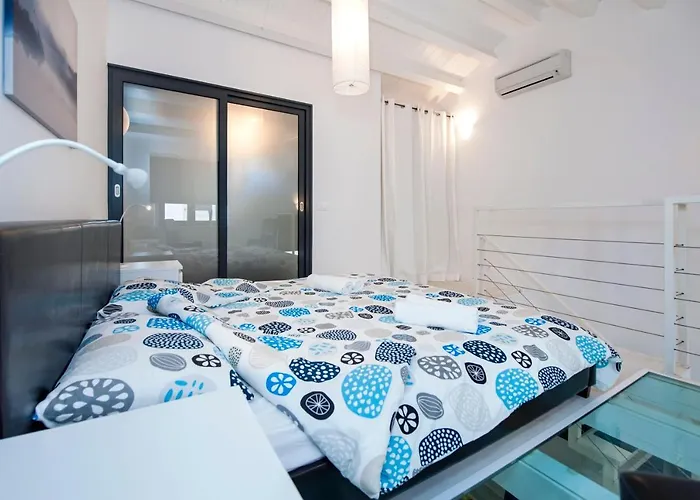 Marcus Holiday home *